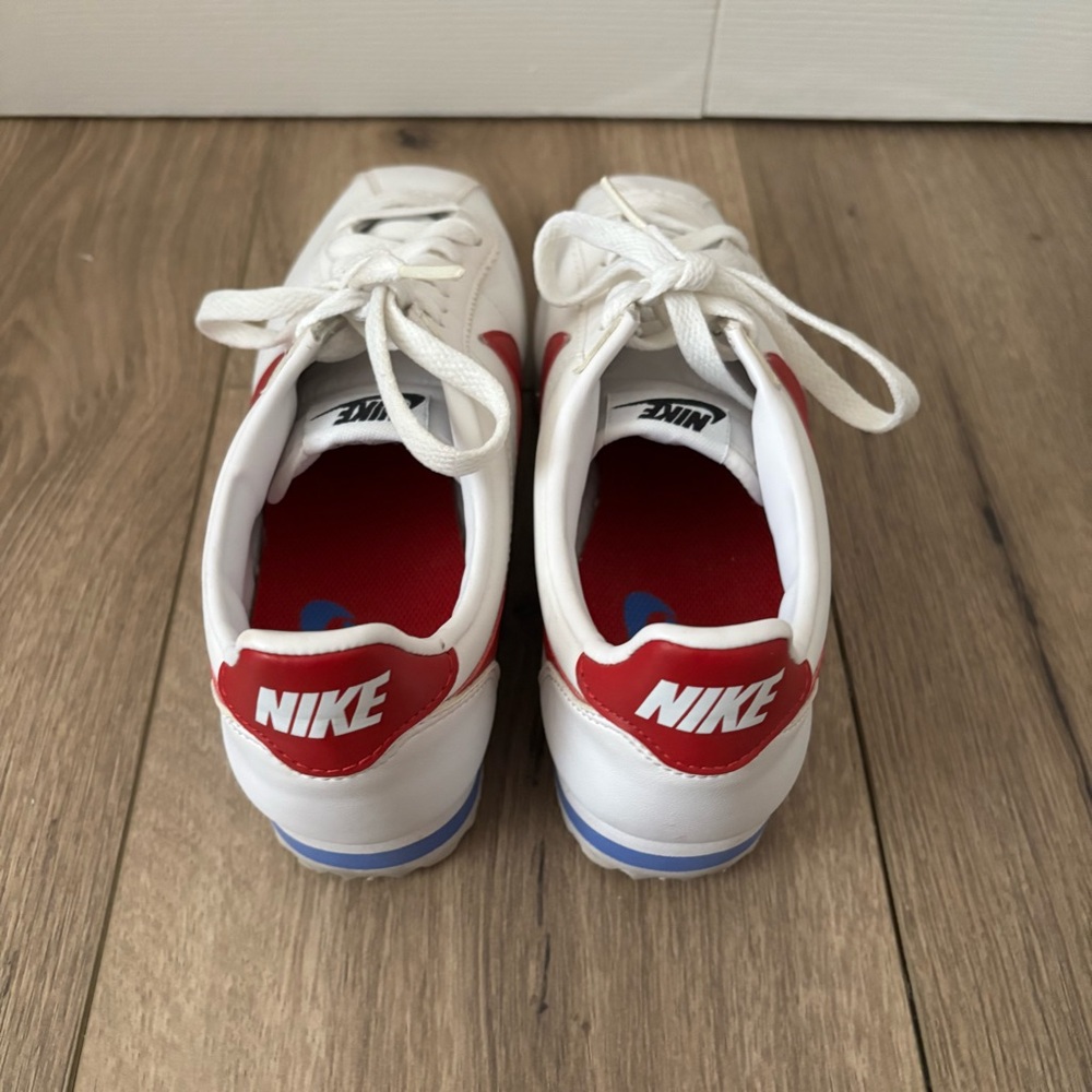 NIKE CLASSIC CORTEZ
LEATHER SNEAKER - Picture 3 of 4